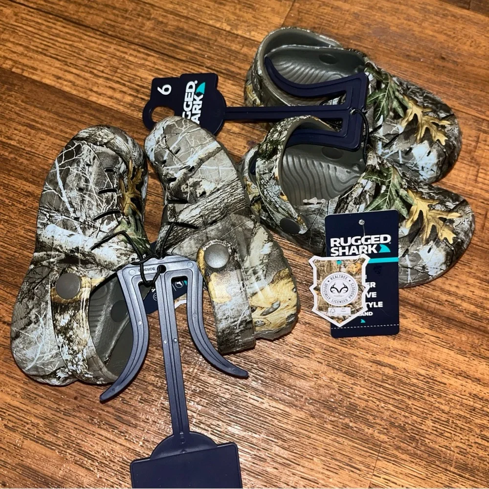 REAL TREE RUGGED SHARK MOLDED CLOGS/CROCS EVA Foam Footbed Waterproof Slip-Ons